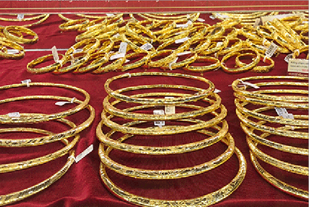 Cuối tuần, giá vàng giảm gần 200.000 đồng mỗi lượng