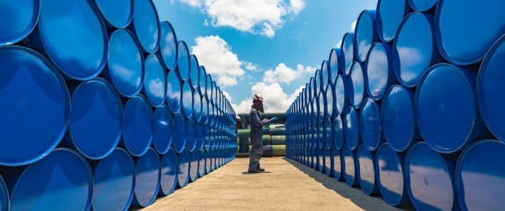 Giá xăng dầu duy trì đà tăng sau cú lao dốc ngày 12-12. Ảnh minh họa