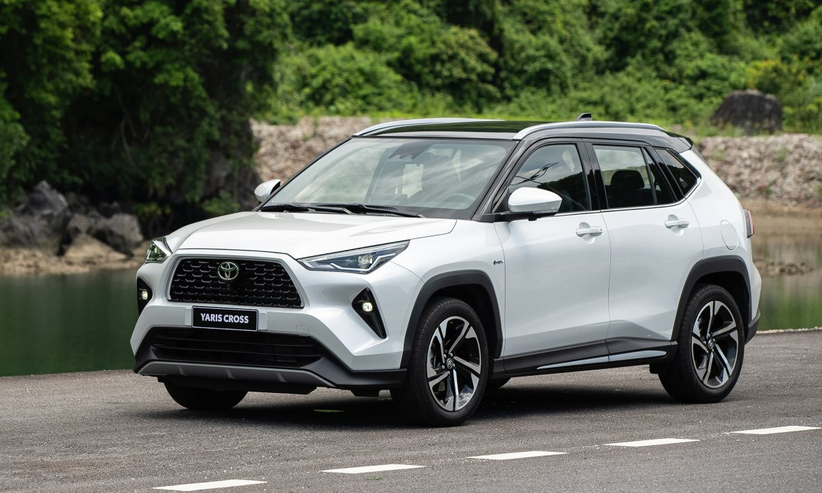 Yaris Cross sở hữu hệ truyền động hybrid cho khả năng tiết kiệm nhiên liệu đáng kinh ngạc: 3,8 lít xăng/100km.