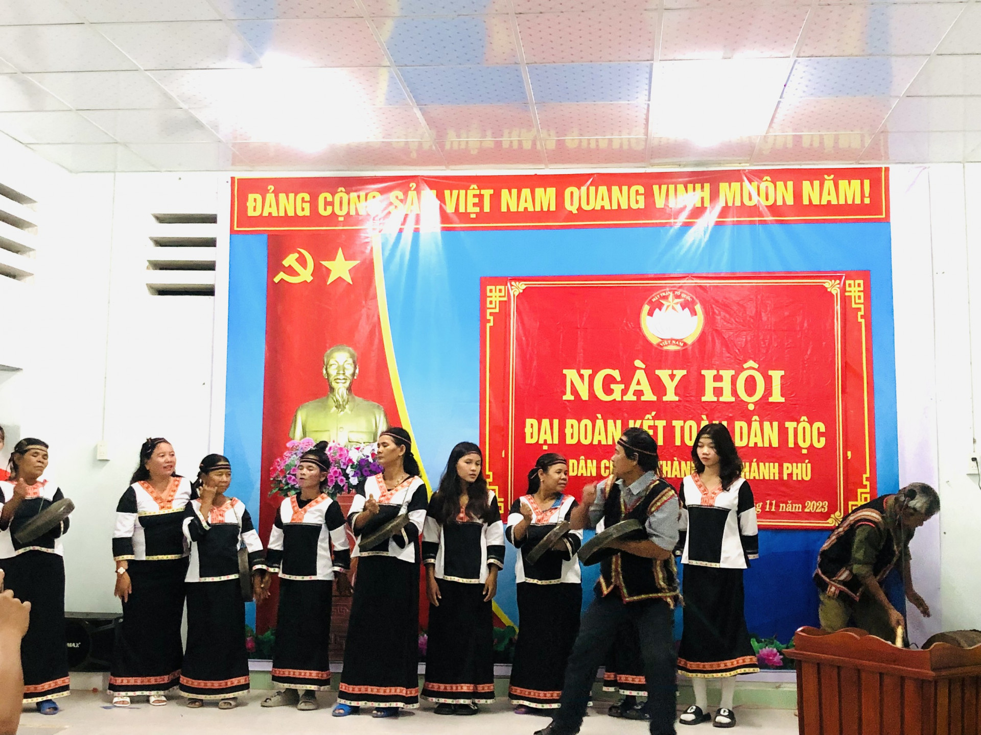 Ngày hội đại đoàn kết toàn dân tộc ở xã Khánh Phú.