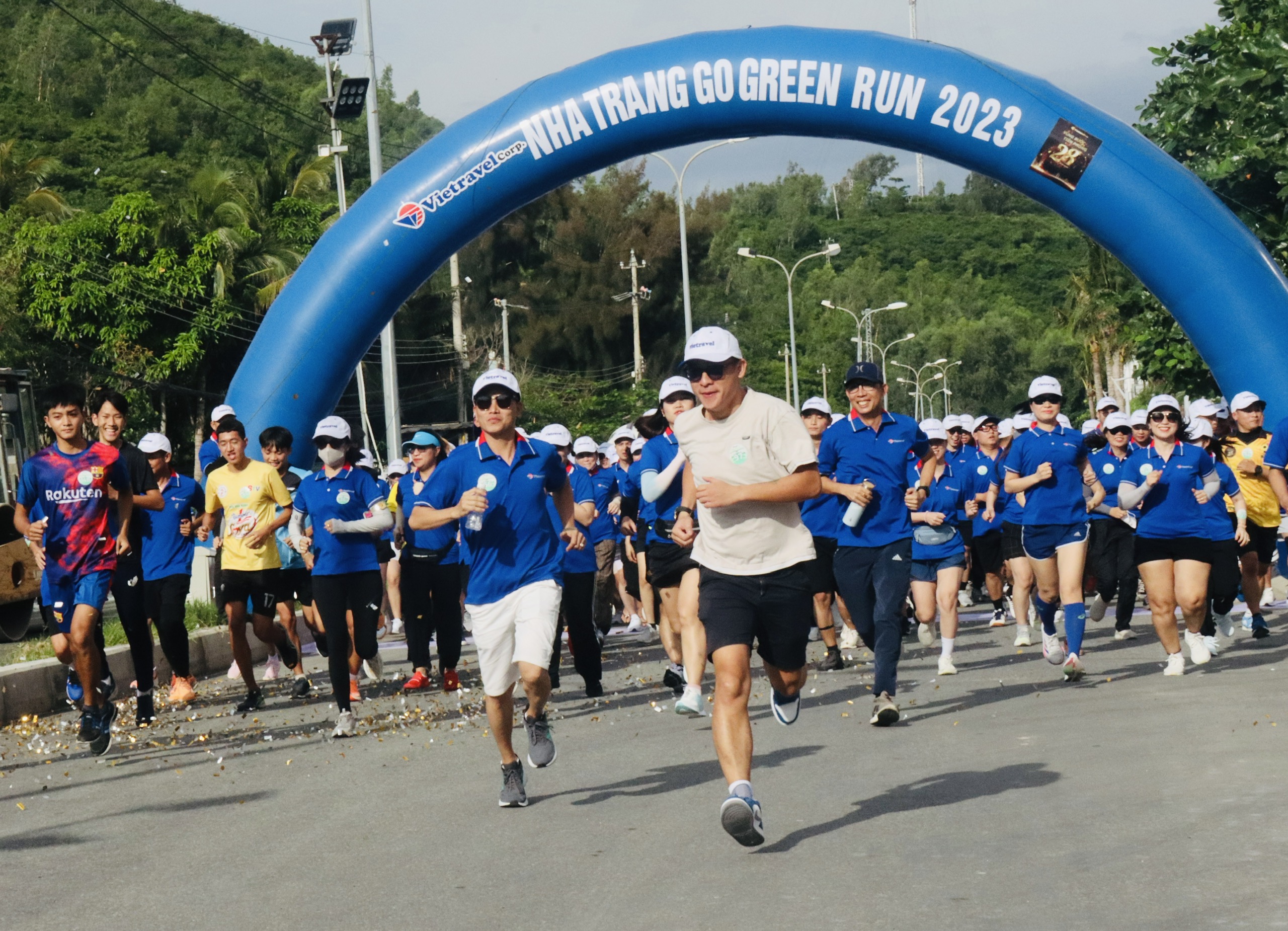 Vietravel tổ chức Giải chạy việt dã “Nha Trang Go Green Run 2023" kêu gọi bảo vệ môi trường