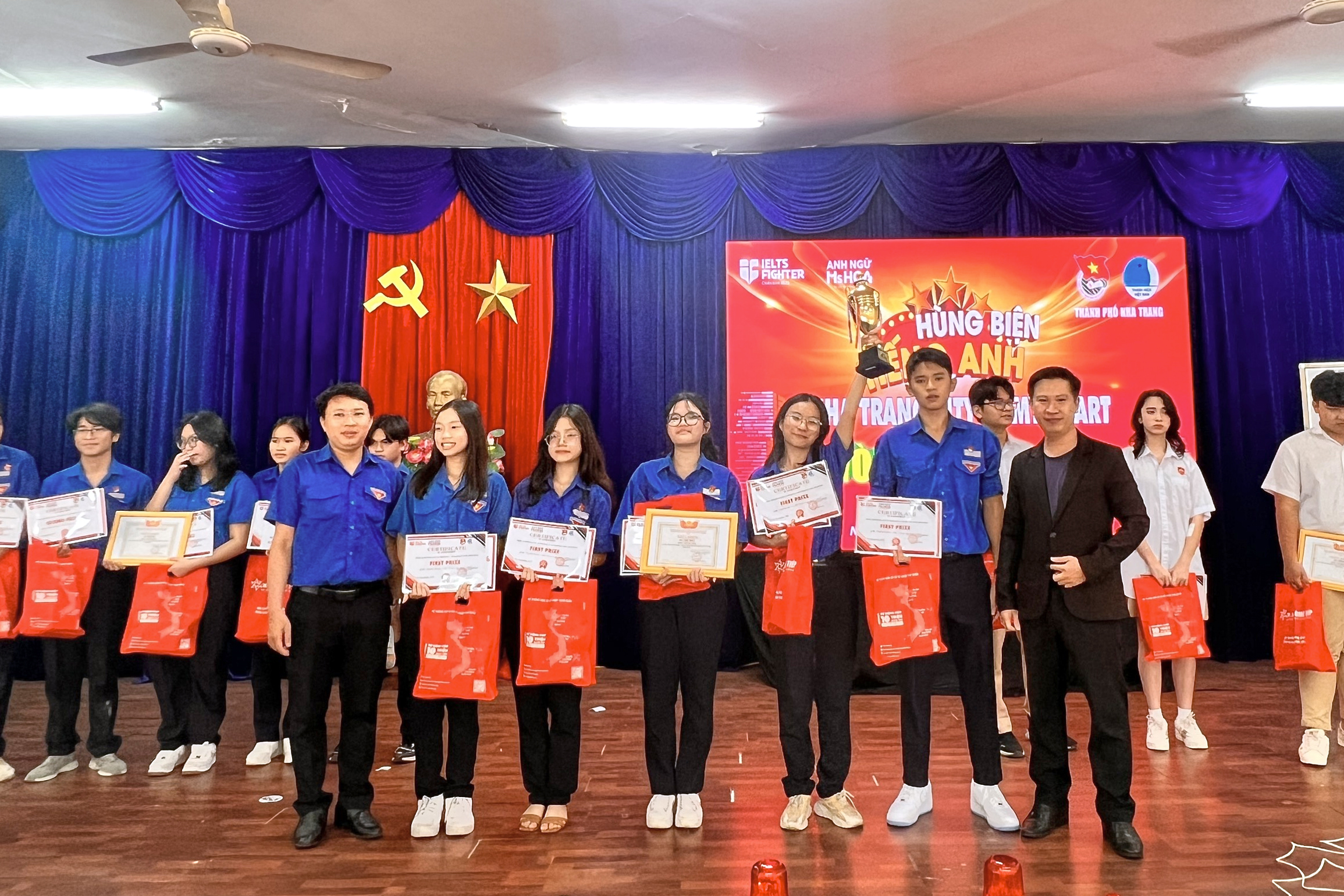 Tổ chức vòng chung kết cuộc thi “Hùng biện tiếng Anh”