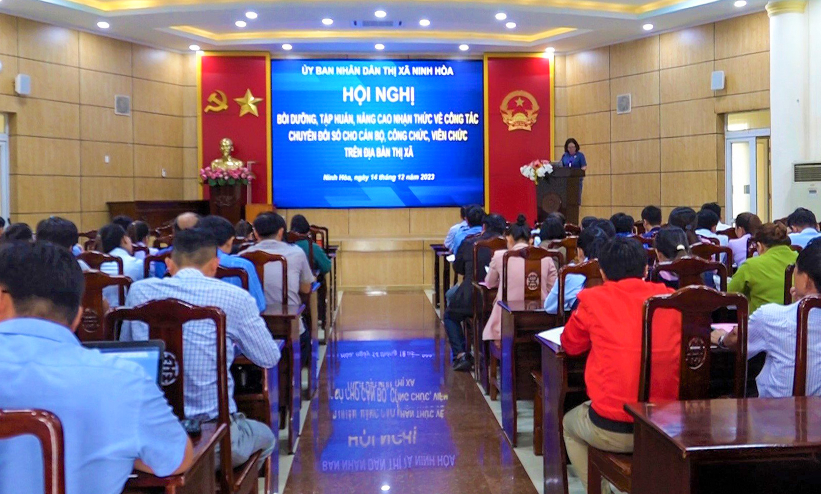 Lãnh đạo thị xã Ninh Hòa phát biểu khai mạc Hội nghị