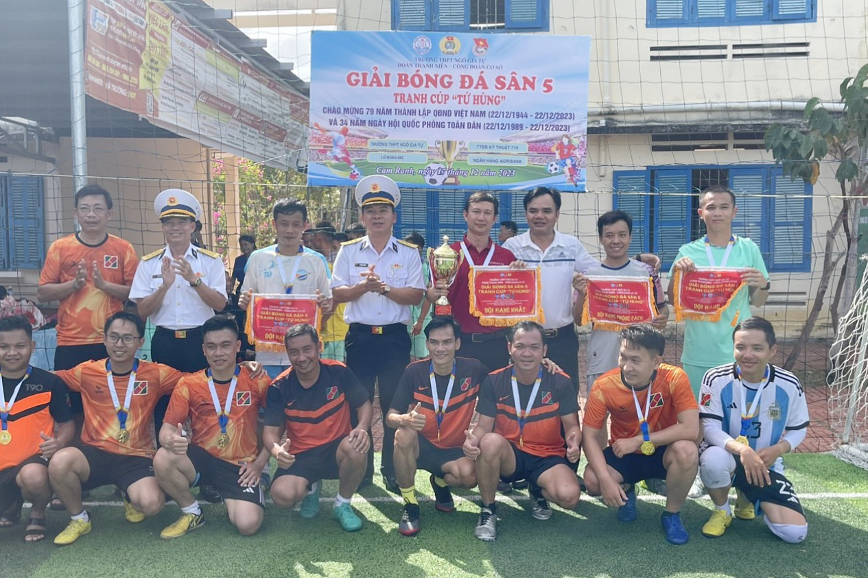 Tổ chức giải bóng đá chào mừng kỷ niệm 79 năm Ngày thành lập Quân đội nhân dân Việt Nam