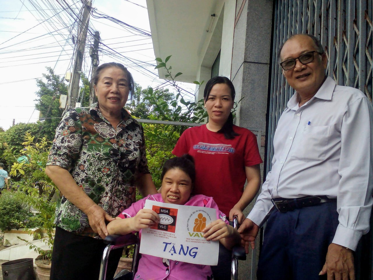 Tặng gần 3.600 suất quà cho các nạn nhân chất độc da cam