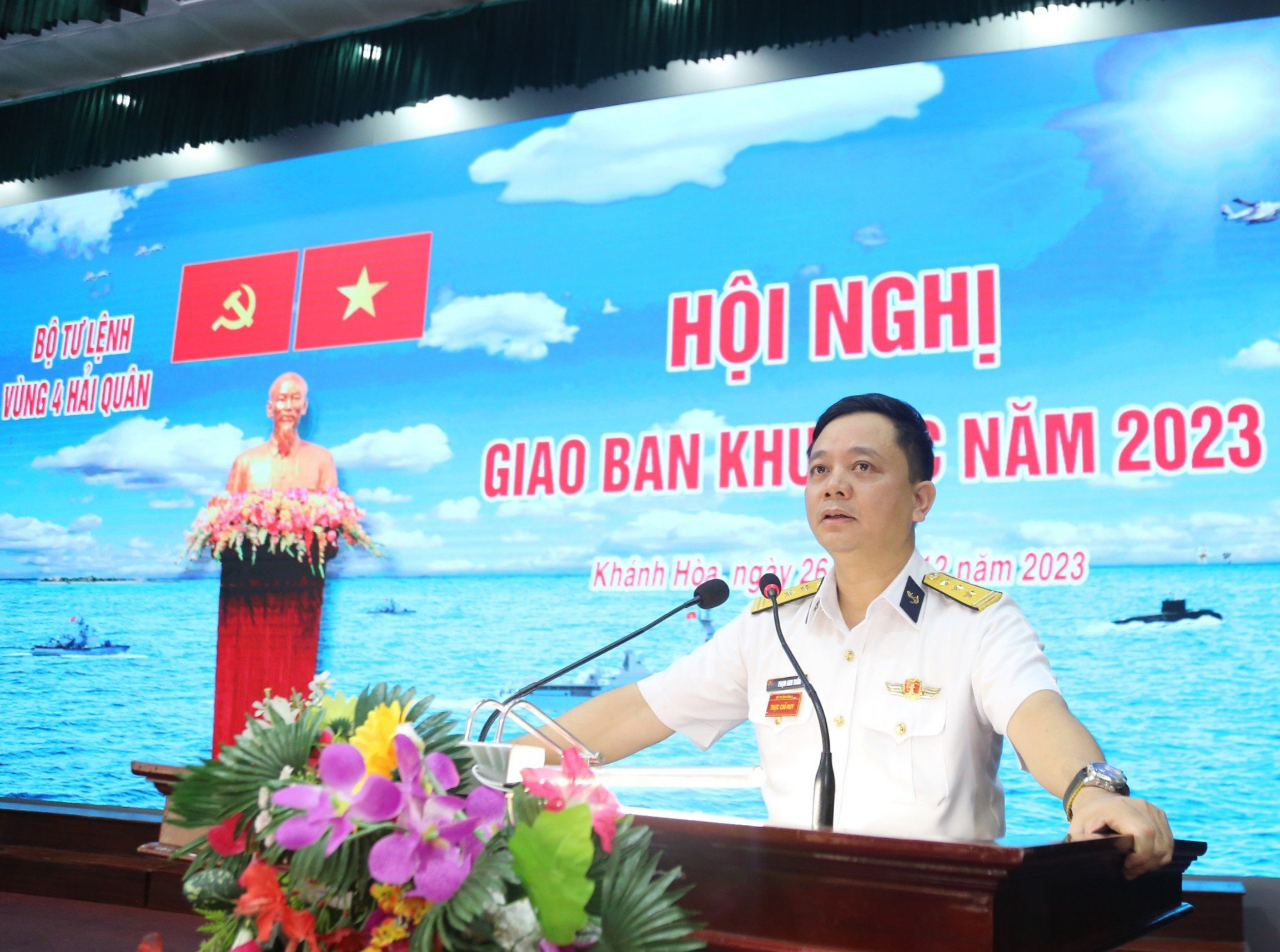 Thượng tá Phạm Anh Tuấn phát biểu tại hội nghị.