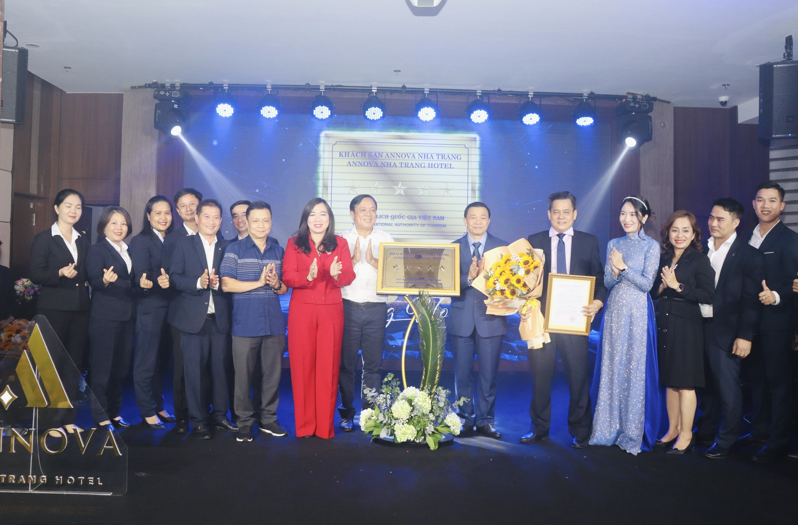 Khách sạn Annova Nha Trang nhận quyết định đạt chuẩn 5 sao