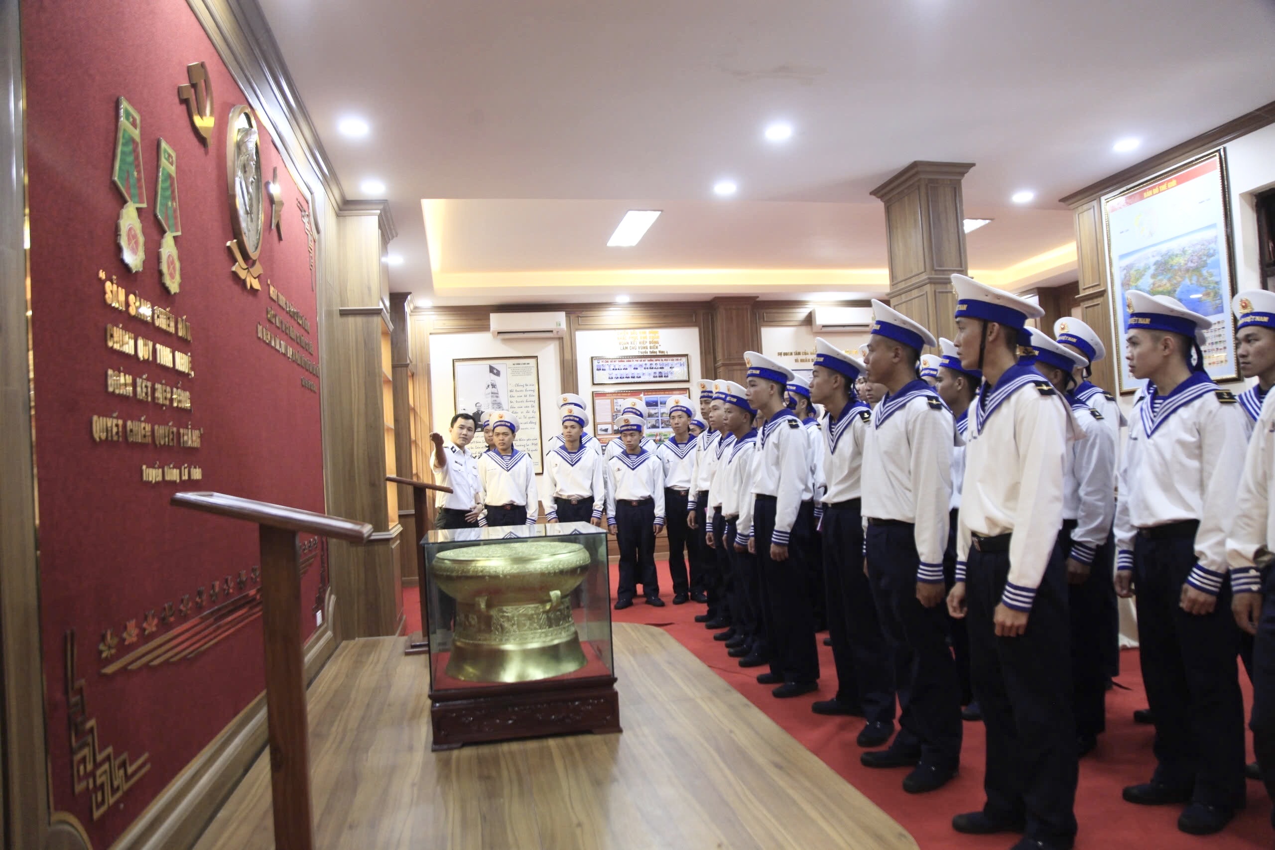 Lữ đoàn 162 gặp mặt, giao nhiệm vụ cho chiến sĩ mới về đơn vị