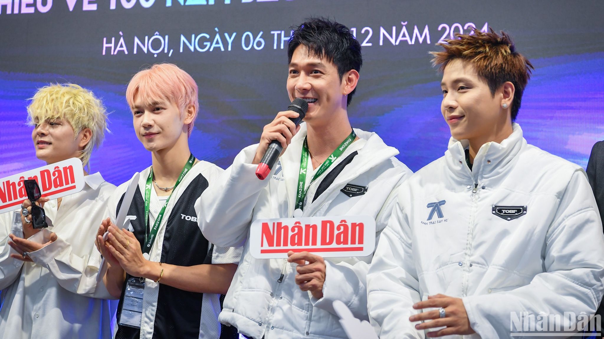 Dàn nghệ sĩ "Anh trai say hi" thăm Báo Nhân Dân và tìm hiểu kỷ niệm 100 năm Ngày Báo chí cách mạng Việt Nam