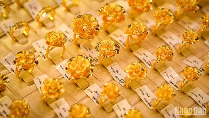 Giá vàng ngày 11/12: Vàng miếng SJC tăng mạnh 1,5 triệu đồng/lượng