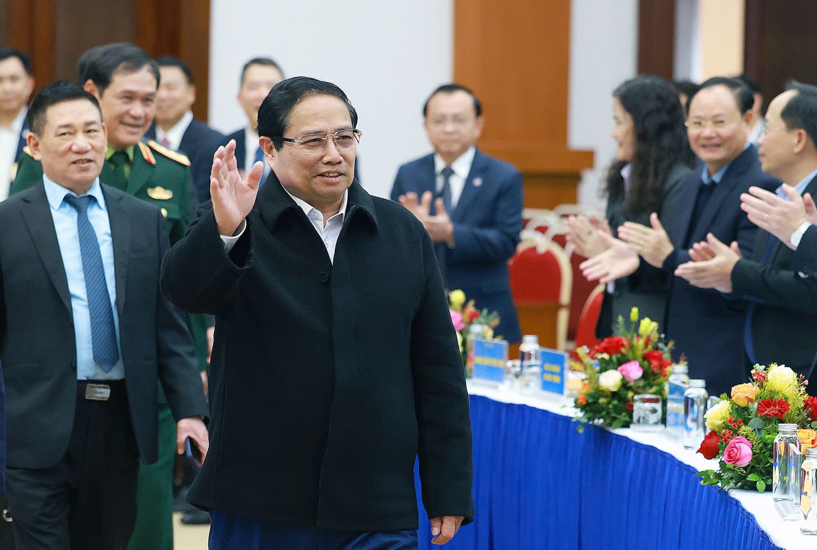 Duy trì nhiều chính sách hỗ trợ, thu ngân sách vẫn vượt mốc 2 triệu tỷ đồng