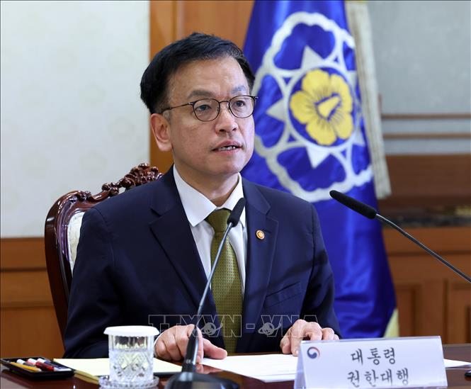 Quyền Tổng thống Choi Sang-mok cam kết ổn định tình hình đất nước