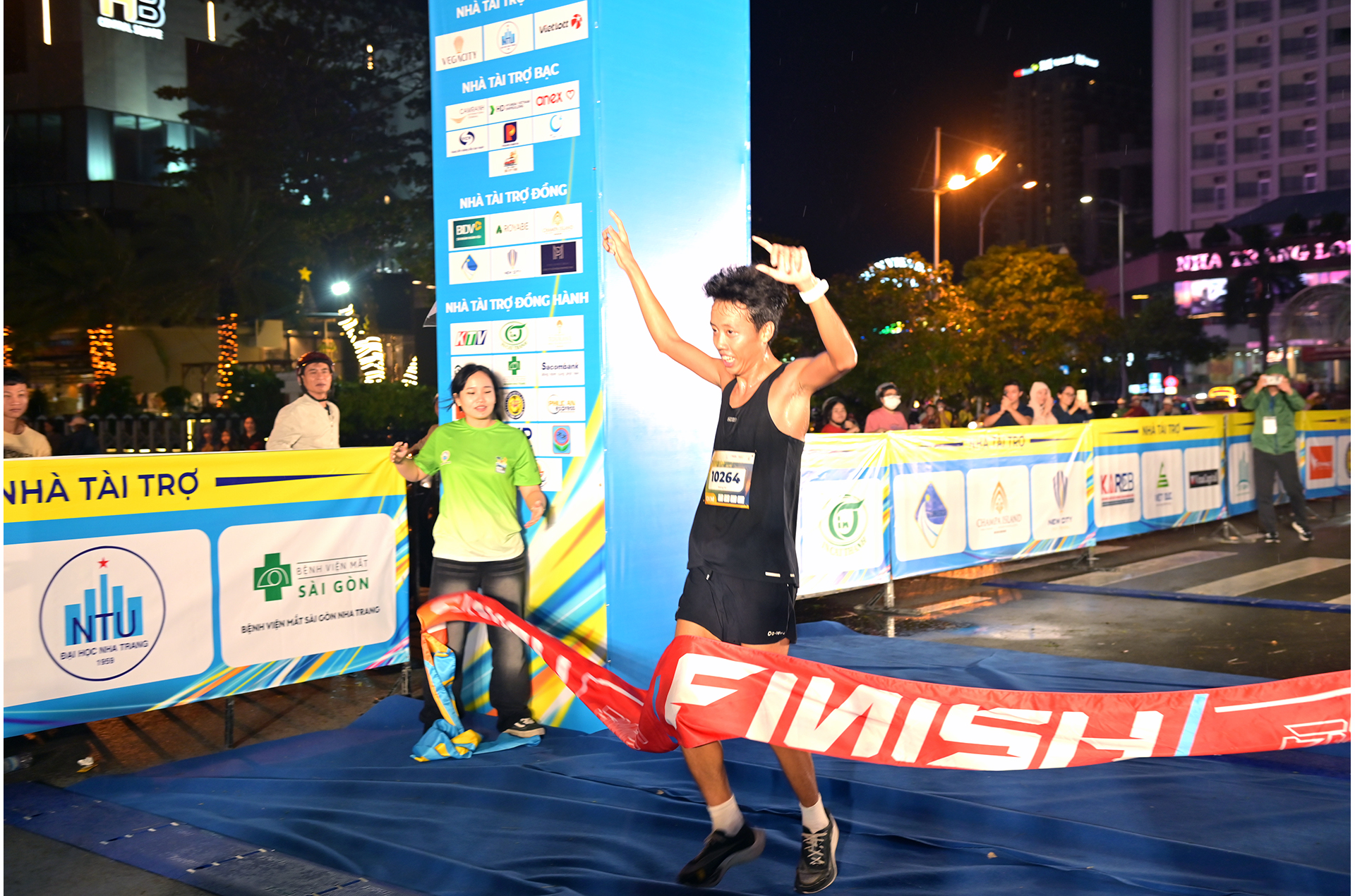 Runner finishes first in men’s 10km

