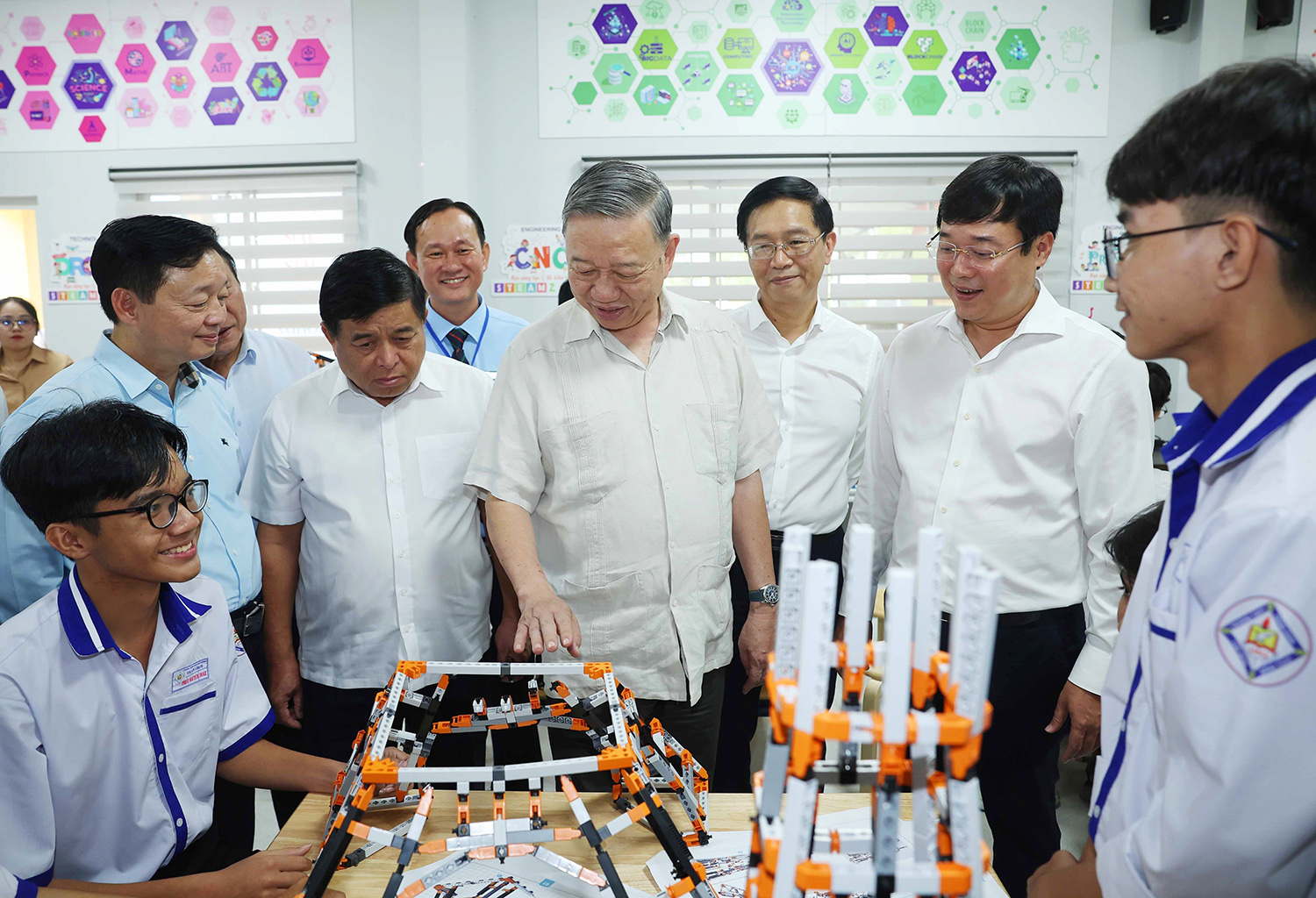 Ý nghĩa của việc hiện thực hóa hệ mục tiêu “dân giàu, nước mạnh, dân chủ, công bằng, văn minh” trong thời kỳ quá độ lên chủ nghĩa xã hội ở Việt Nam