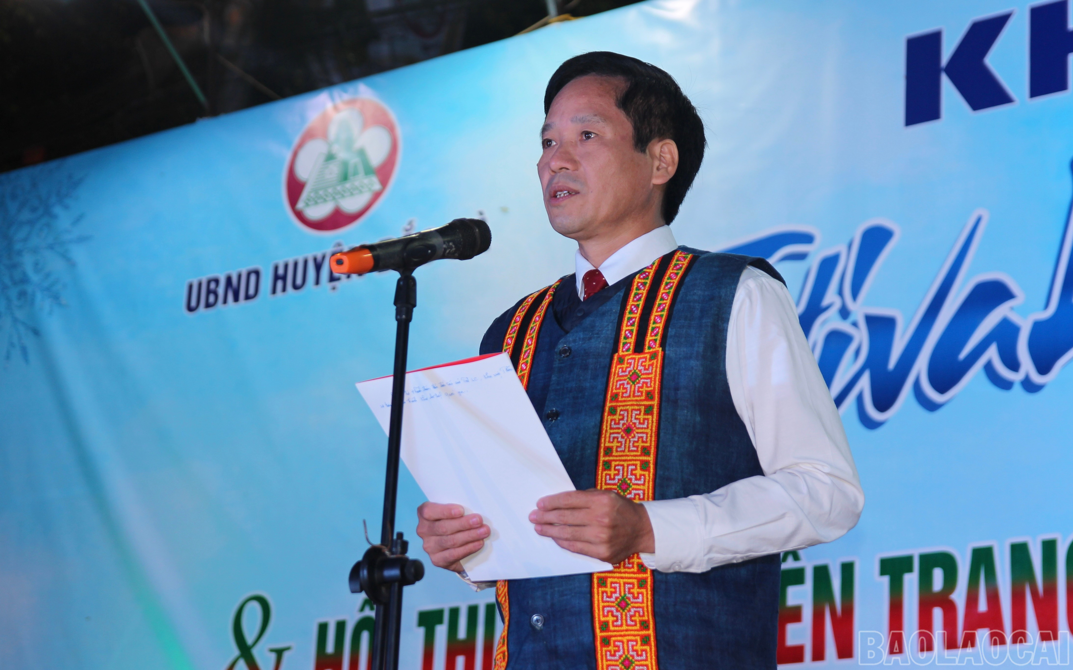 Ông Trần Xuân Thảo, Phó Chủ tịch UBND huyện Bắc Hà phát biểu tại lễ khai mạc.

