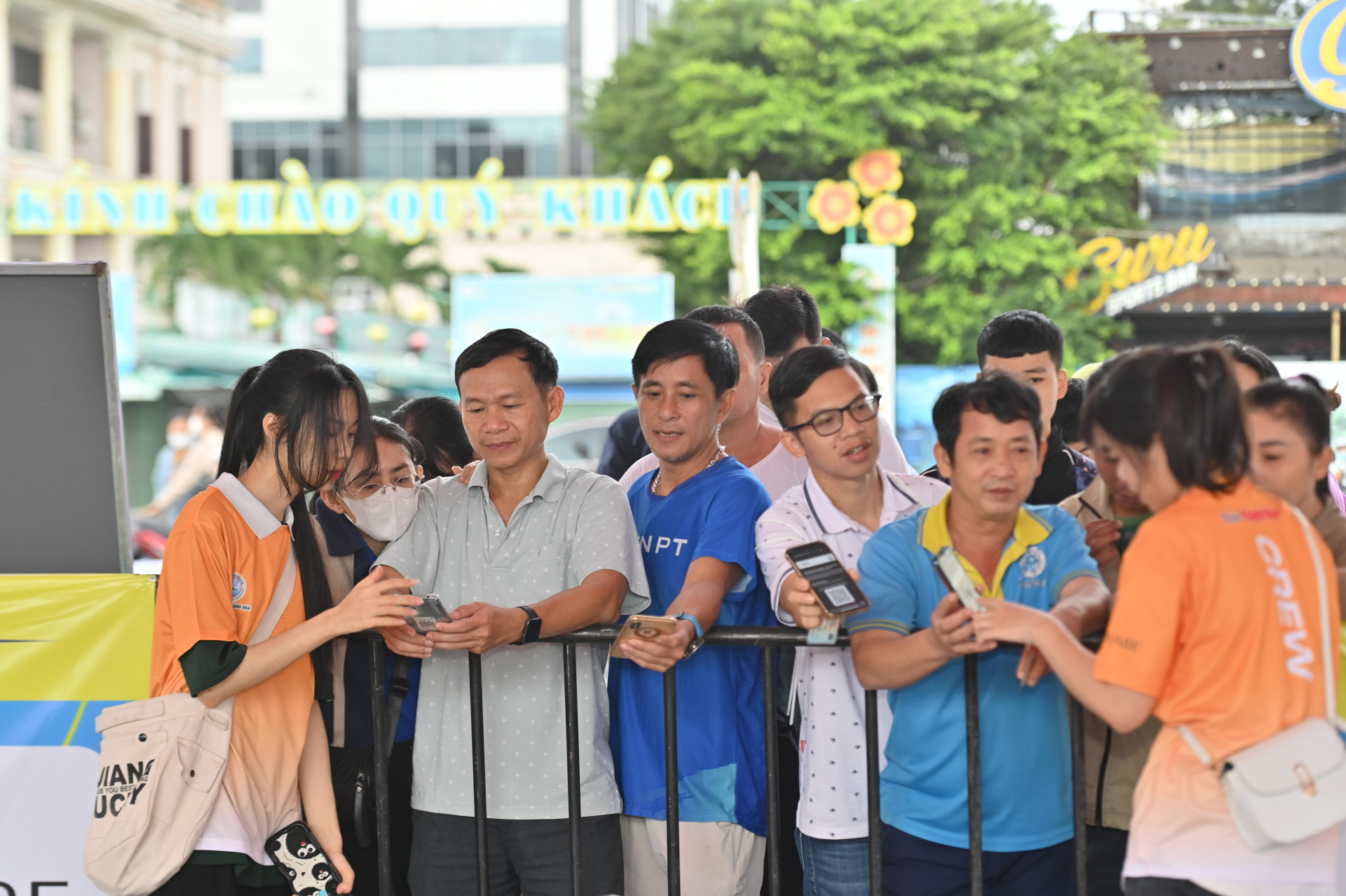 Volunteers check registration information 

