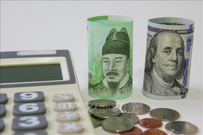 Hàn Quốc: Hệ lụy từ đồng won mất giá