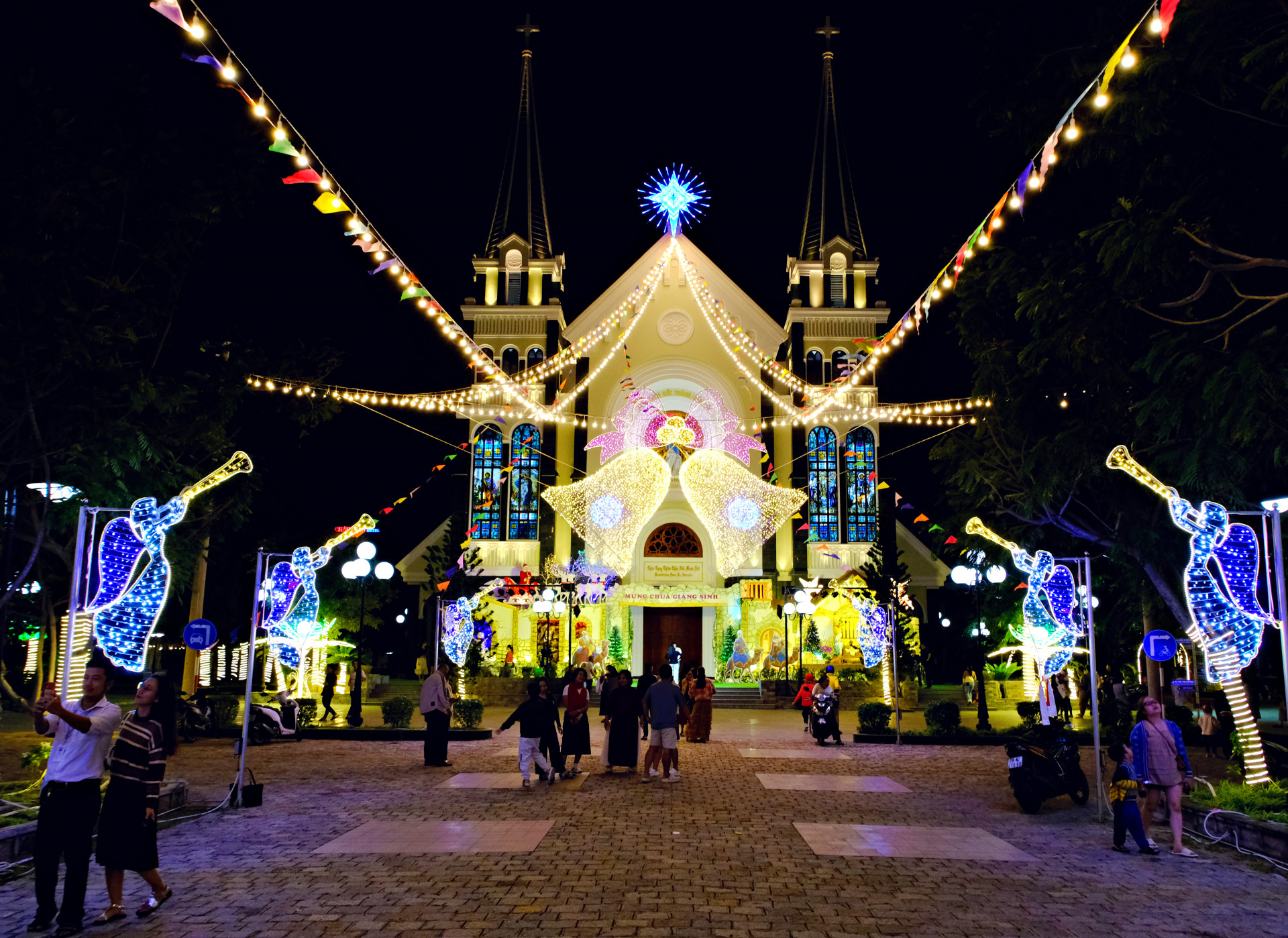 Ba Lang Parish Church is splendidly decorated for Christmas

