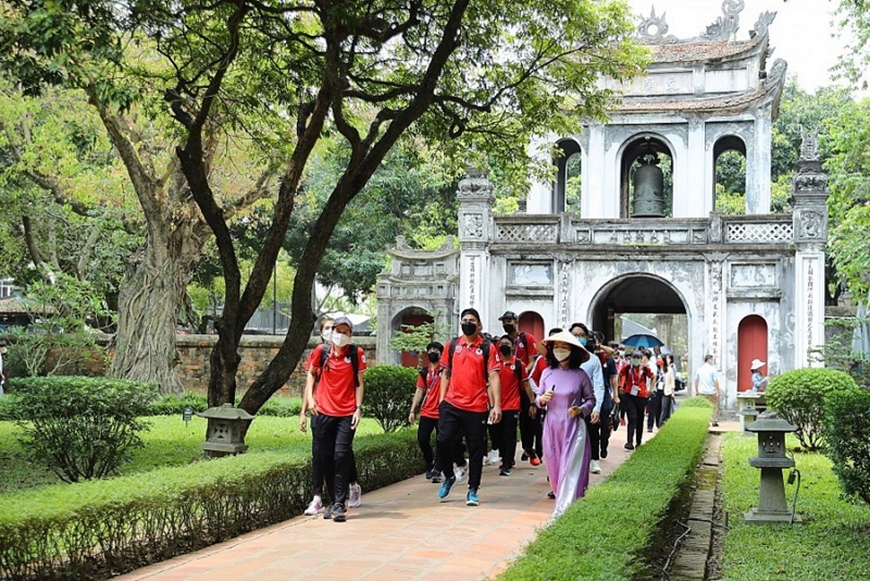 Du lịch Việt Nam tiếp tục là điểm sáng trong bức tranh phát triển kinh tế, xã hội của đất nước. 

