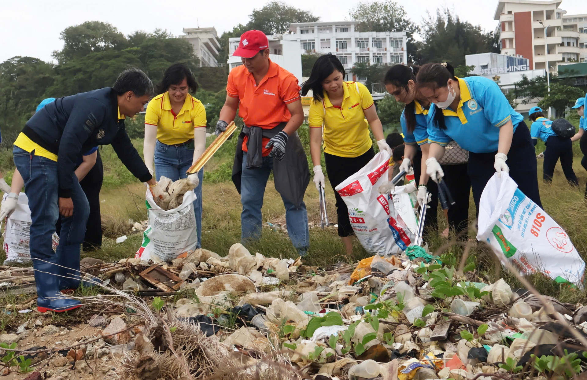 Members of the units collecting rubbish

