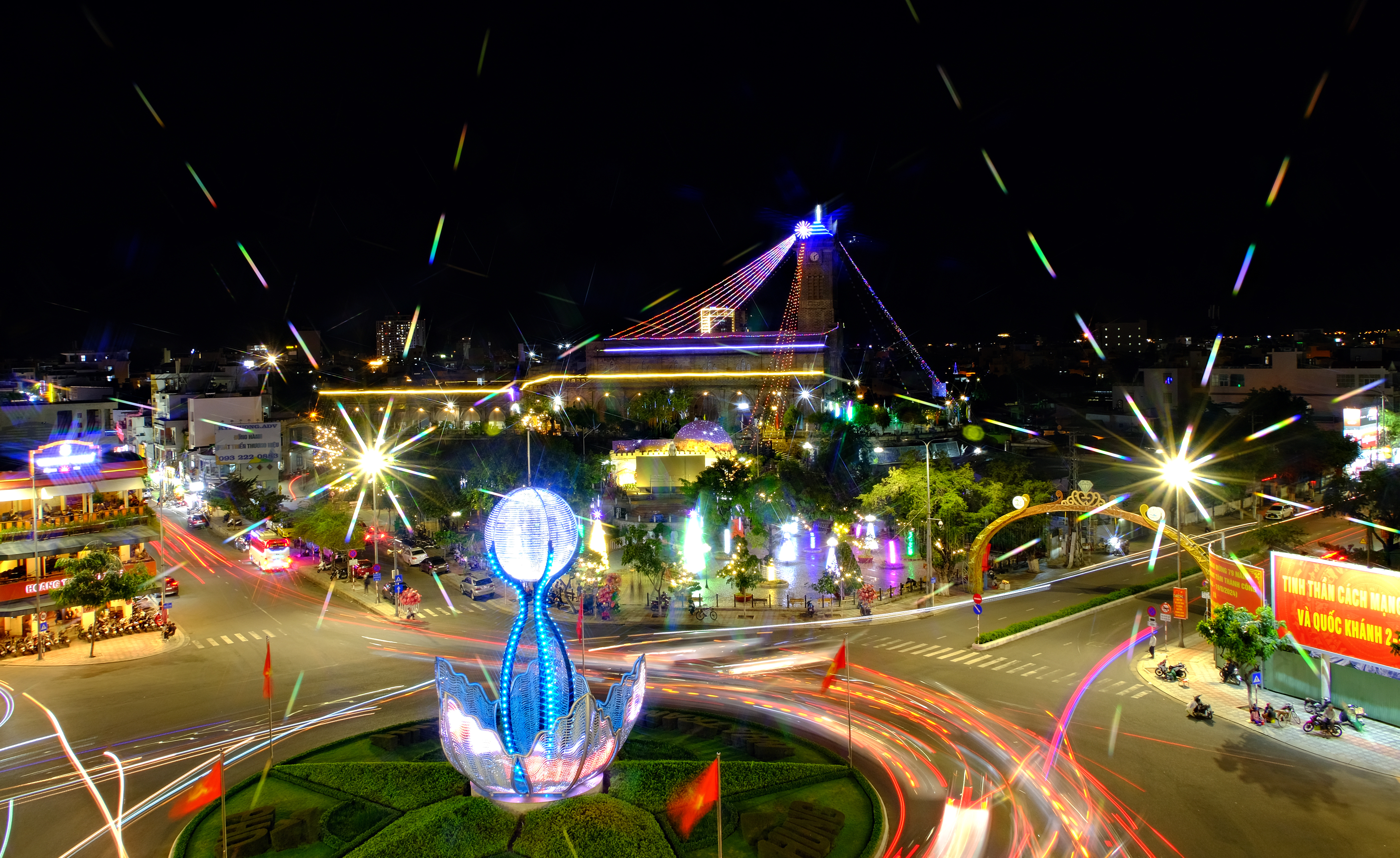 Rực rỡ sắc màu đón Giáng sinh