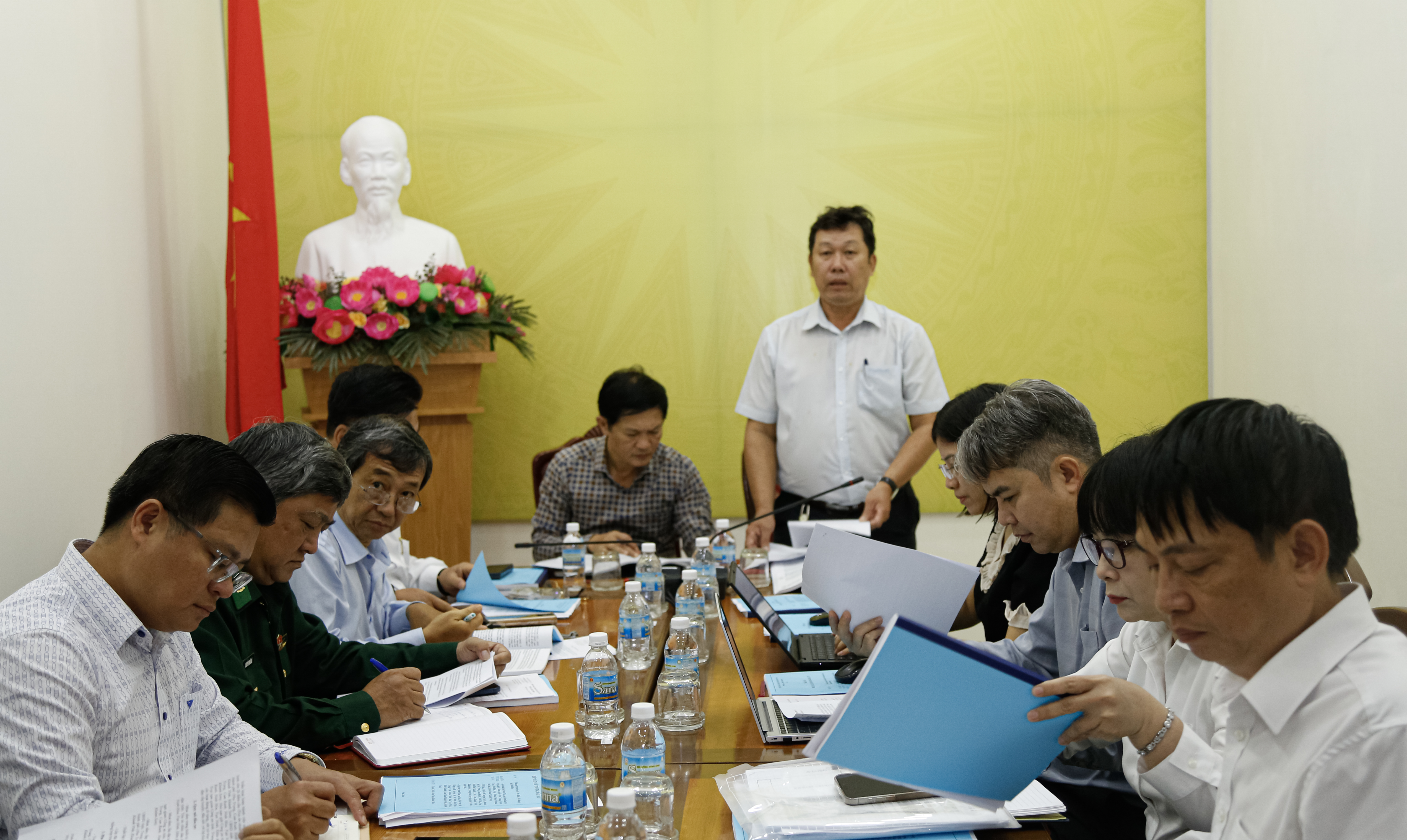 Quang cảnh tại cuộc họp thẩm tra của Ban Pháp chế HĐND tỉnh