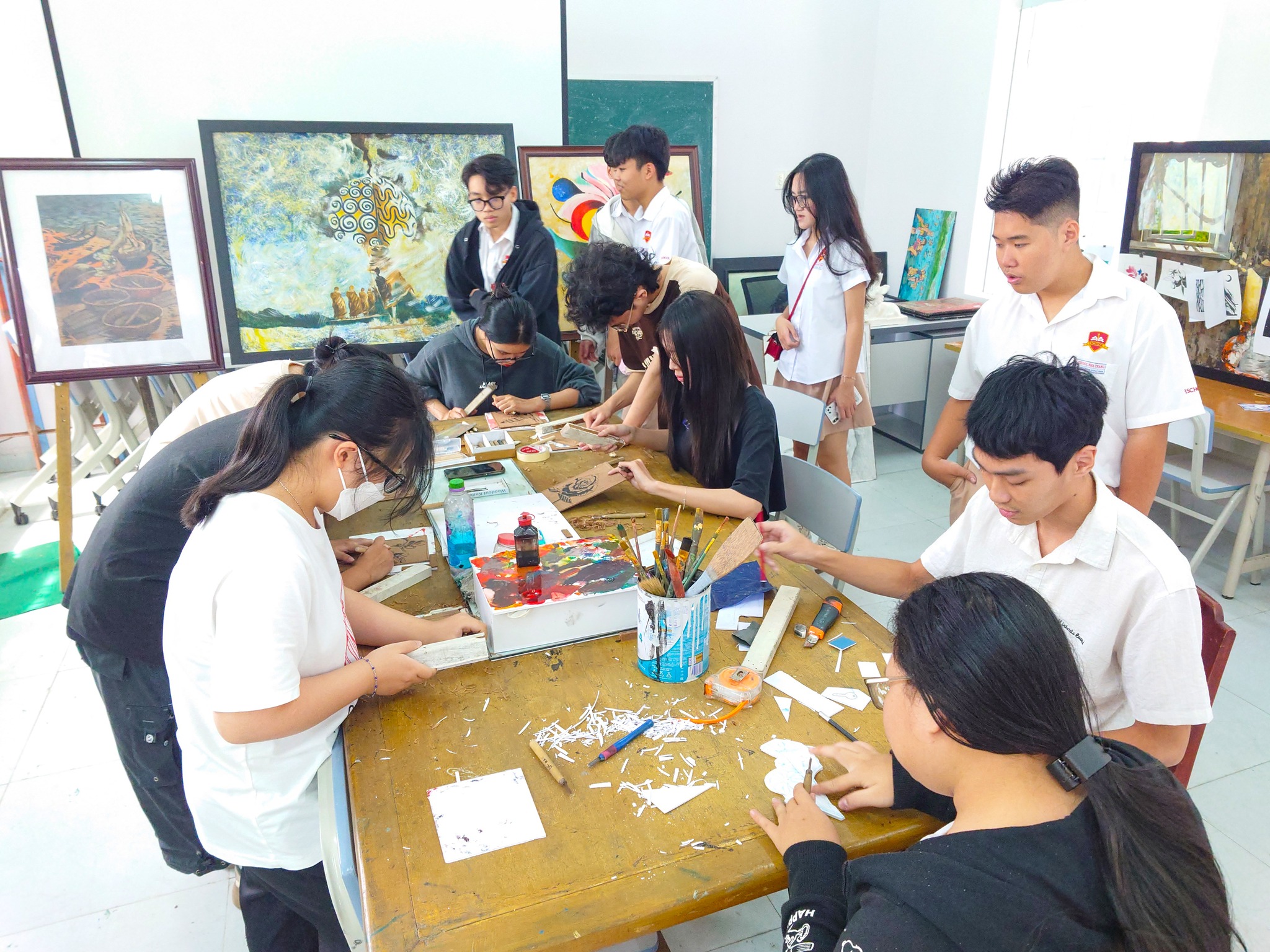 Trường Đại học Khánh Hòa: Tổ chức tham quan, hướng nghiệp cho học sinh Trường iSchool Nha Trang