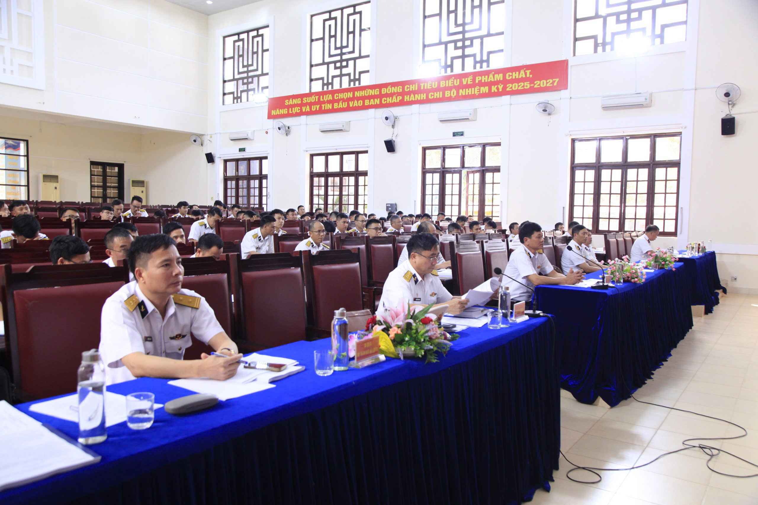 Quang cảnh buổi tọa đàm.