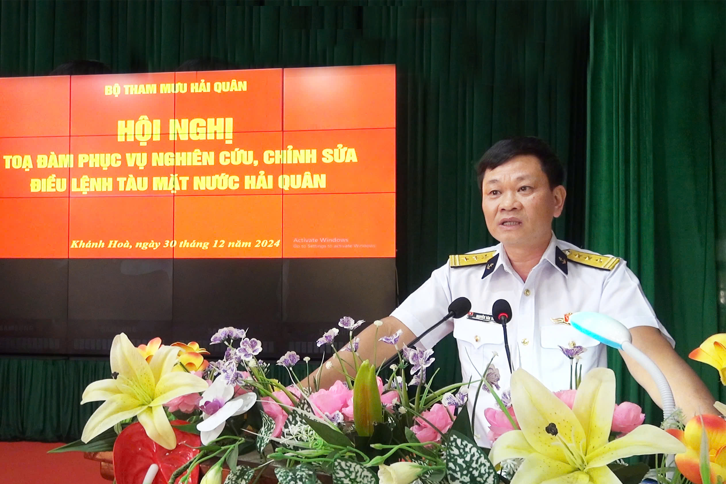 Thượng tá Nguyễn Văn Tuấn phát biểu kết luận tọa đàm.