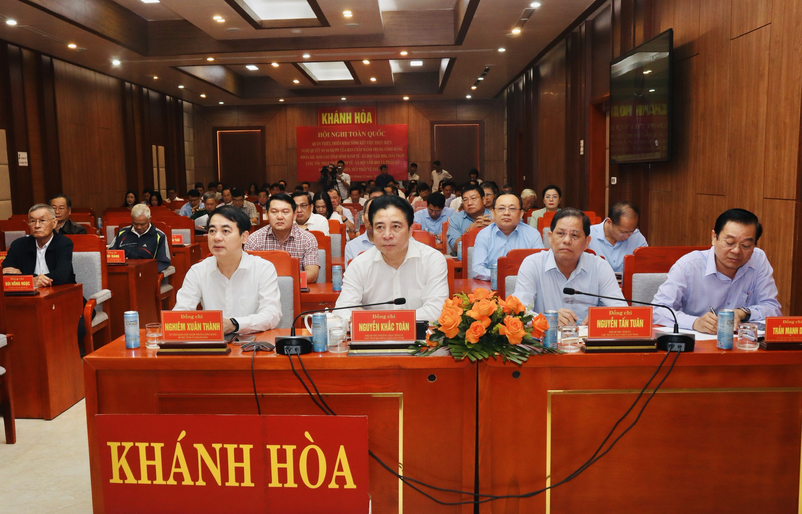 Hội nghị toàn quốc quán triệt, triển khai tổng kết thực hiện Nghị quyết số 18-NQ/TW