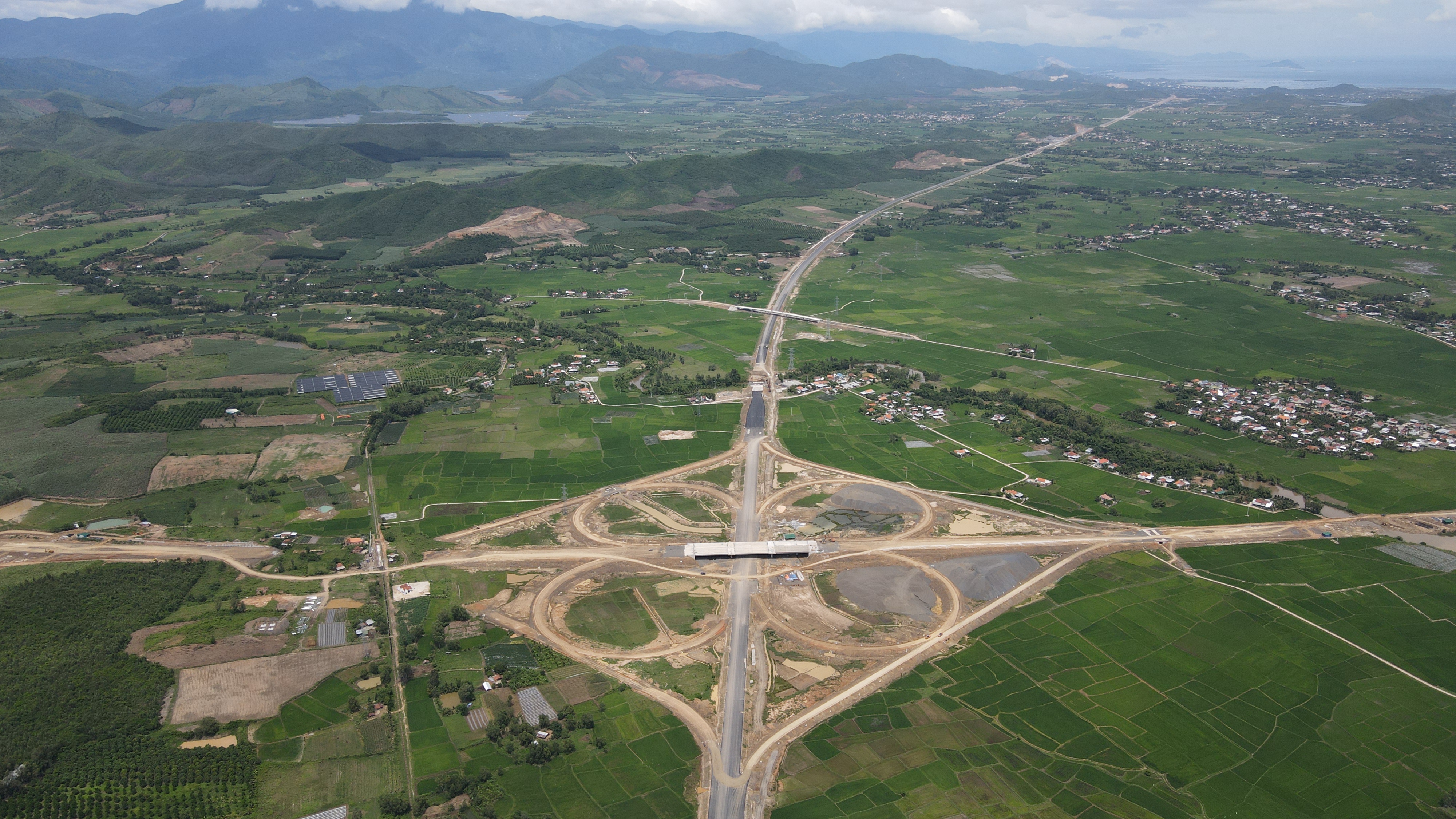 Dự án Đường bộ cao tốc Khánh Hòa - Buôn Ma Thuột: Khẩn trương bàn giao mặt bằng để đảm bảo tiến độ