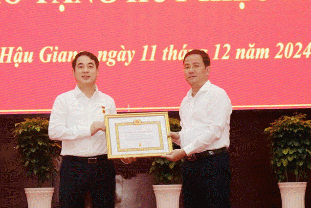 Podcast: Bản tin ngày 12-12