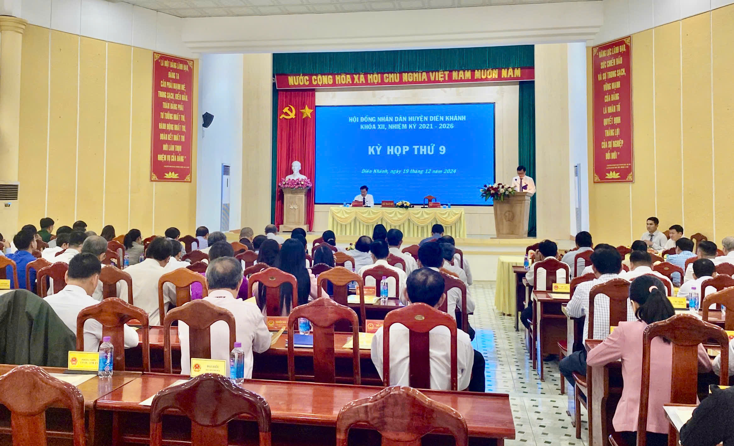 Khai mạc kỳ họp thứ 9 HĐND huyện Diên Khánh khóa XII, nhiệm kỳ 2021 - 2026