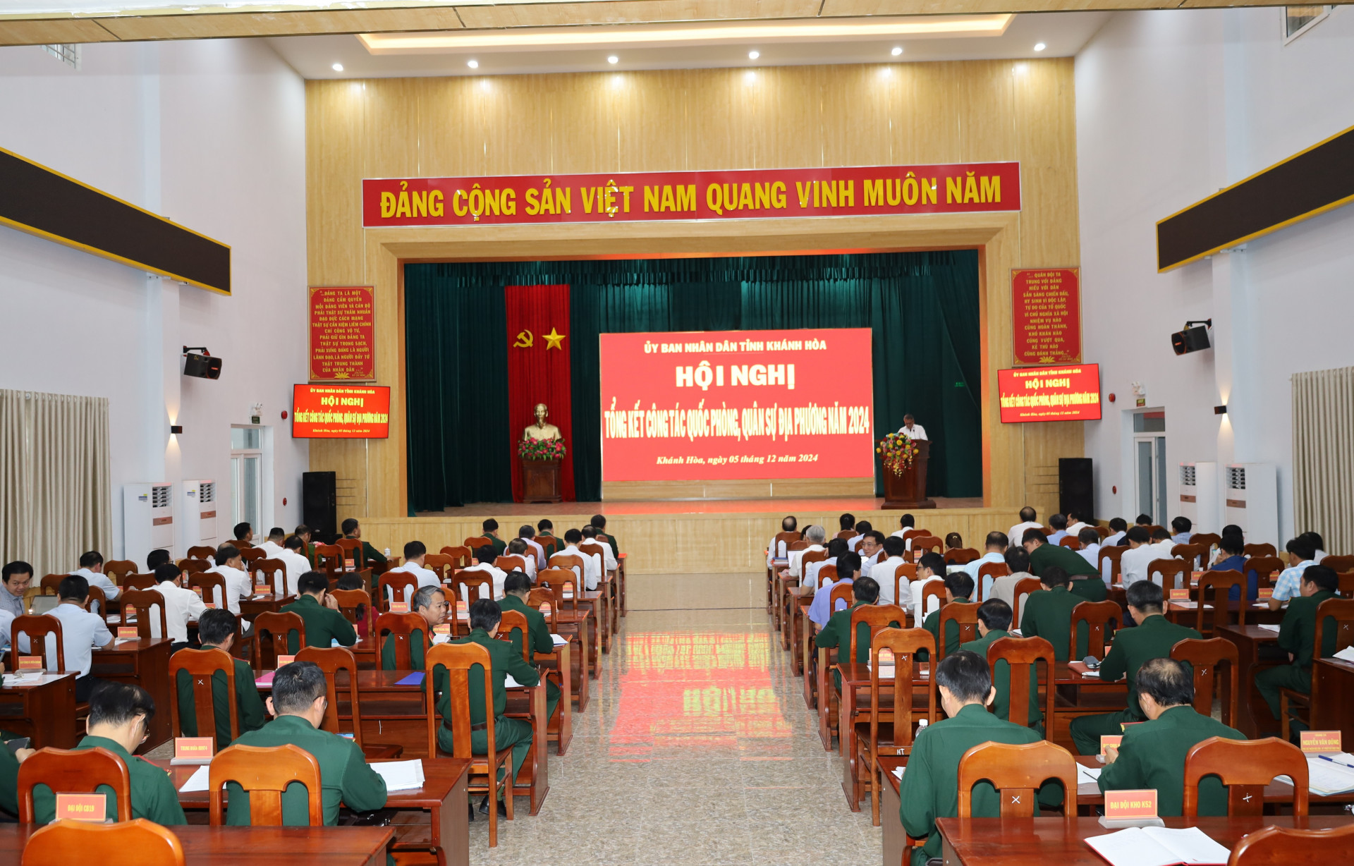 Quang cảnh hội nghị.