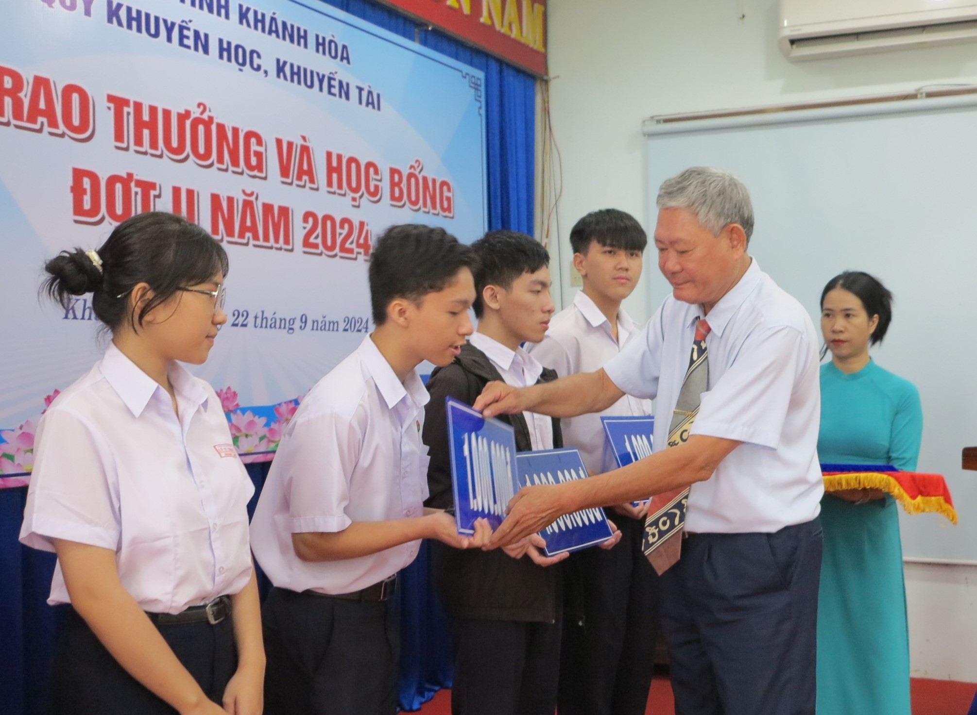 Tăng cường lãnh đạo, chỉ đạo triển khai công tác khuyến học, khuyến tài, xây dựng xã hội học tập