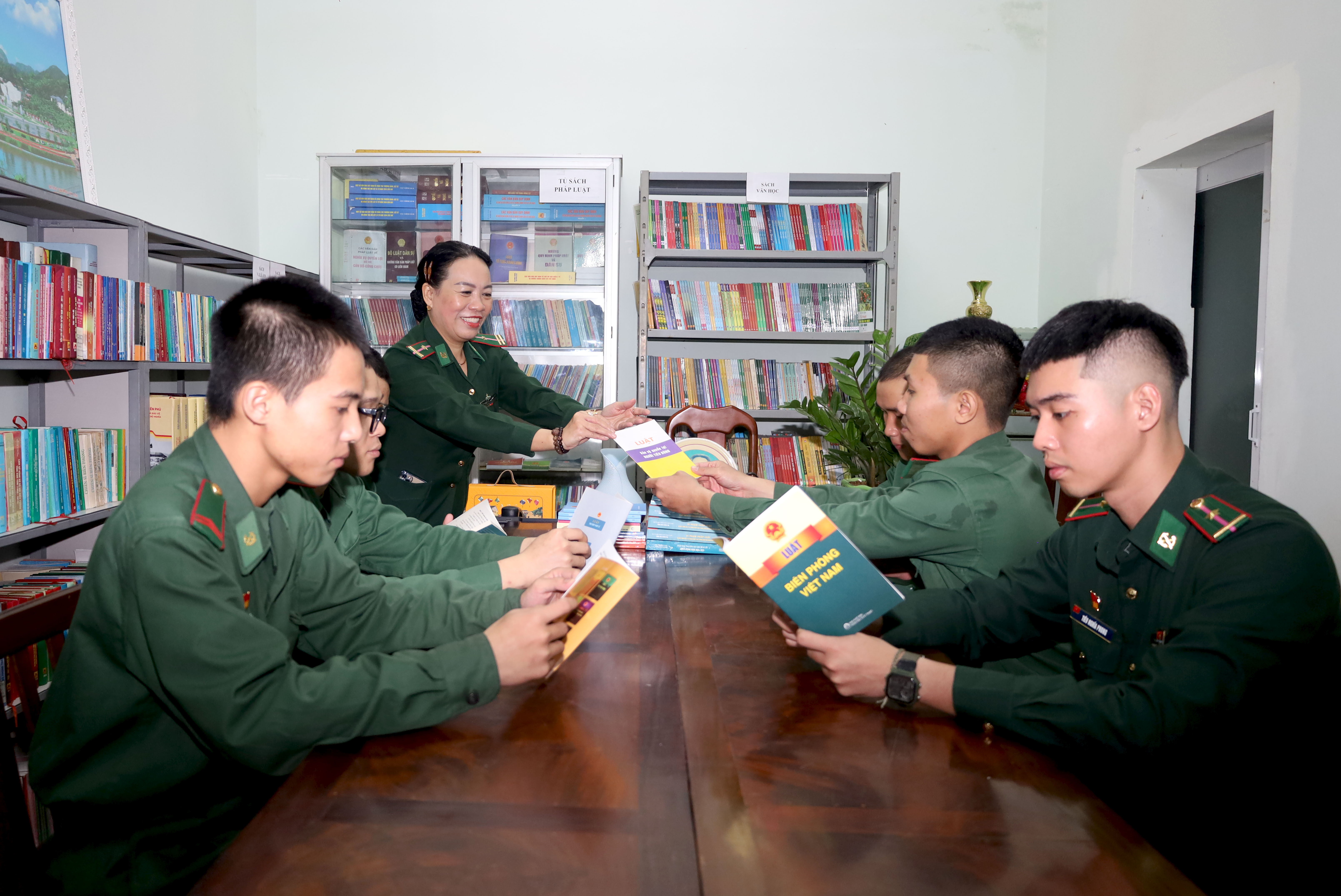 Nâng cao hiệu quả khai thác tủ sách pháp luật