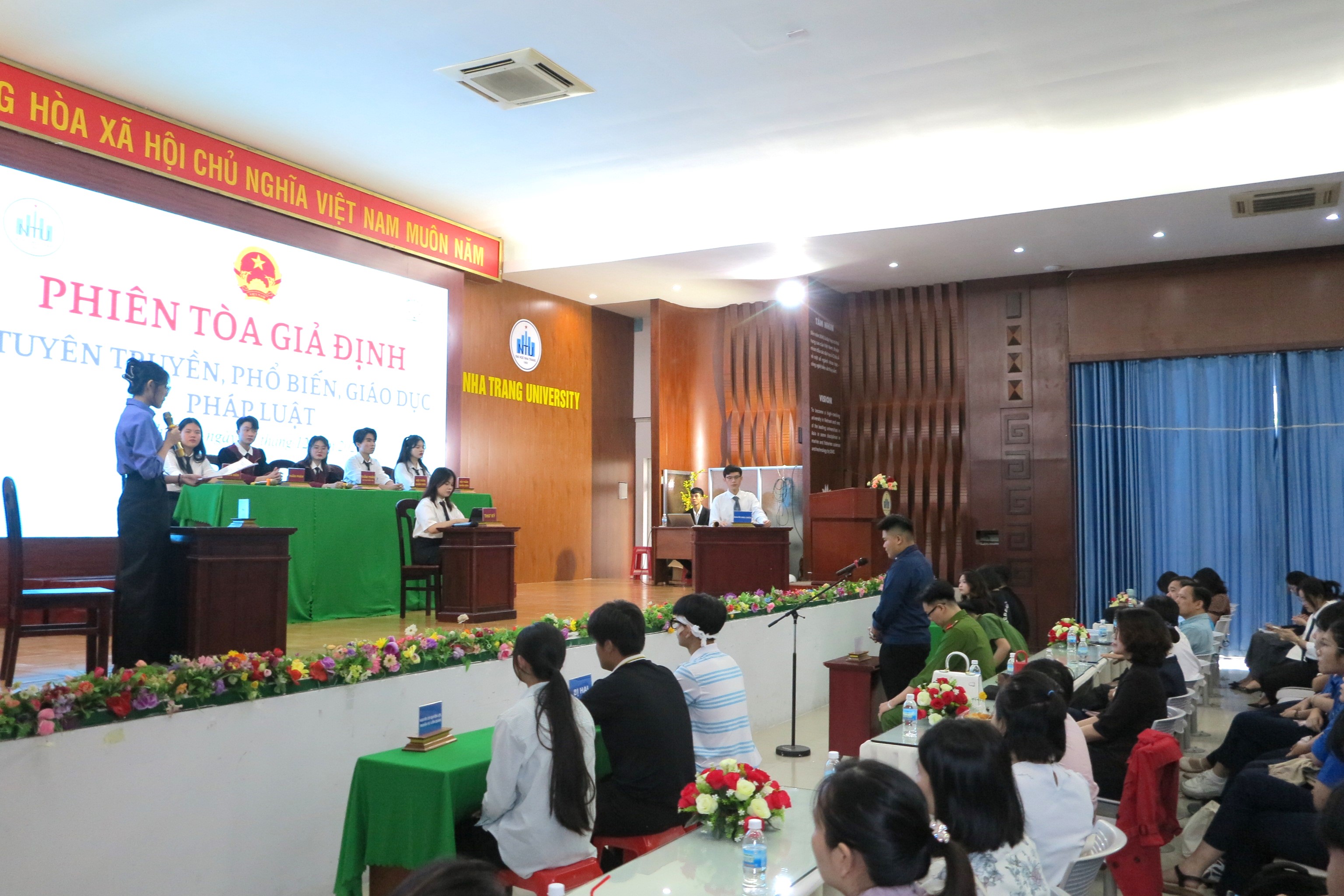 Hơn 800 học sinh, sinh viên tham gia “Phiên tòa giả định”