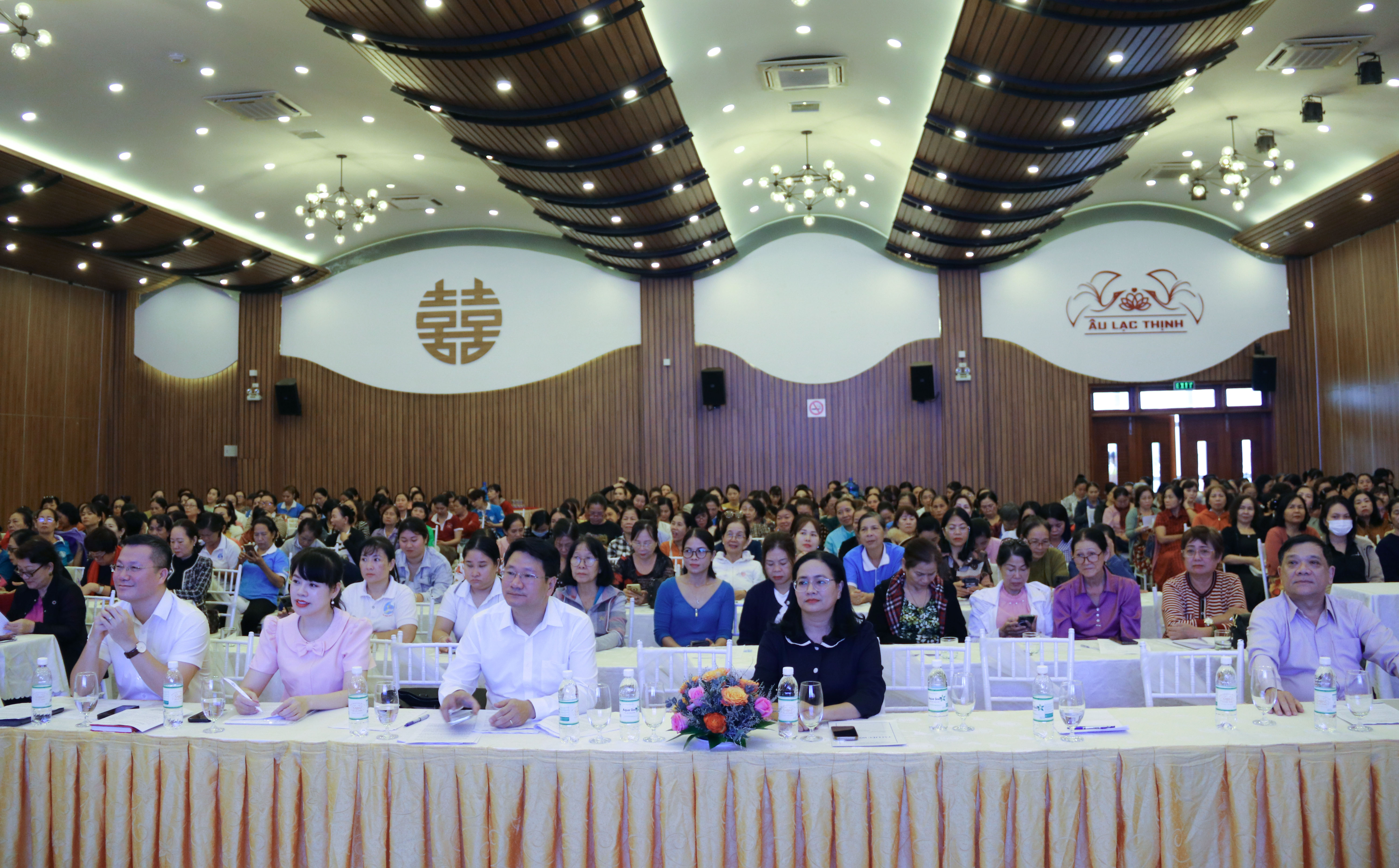 Cung cấp thông tin về y tế cho 350 cán bộ, hội viên phụ nữ