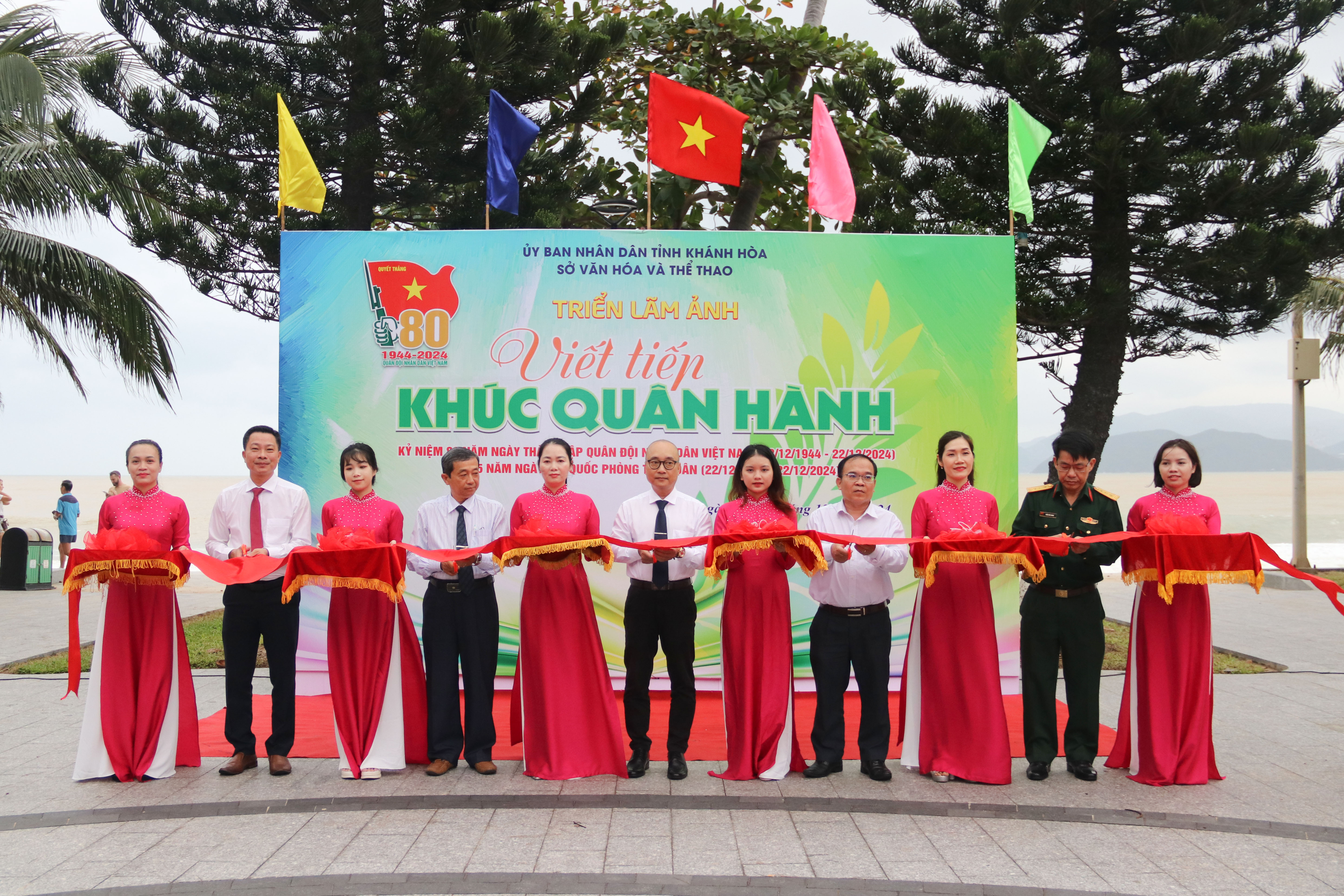 Khai mạc triển lãm ảnh “Viết tiếp khúc quân hành”