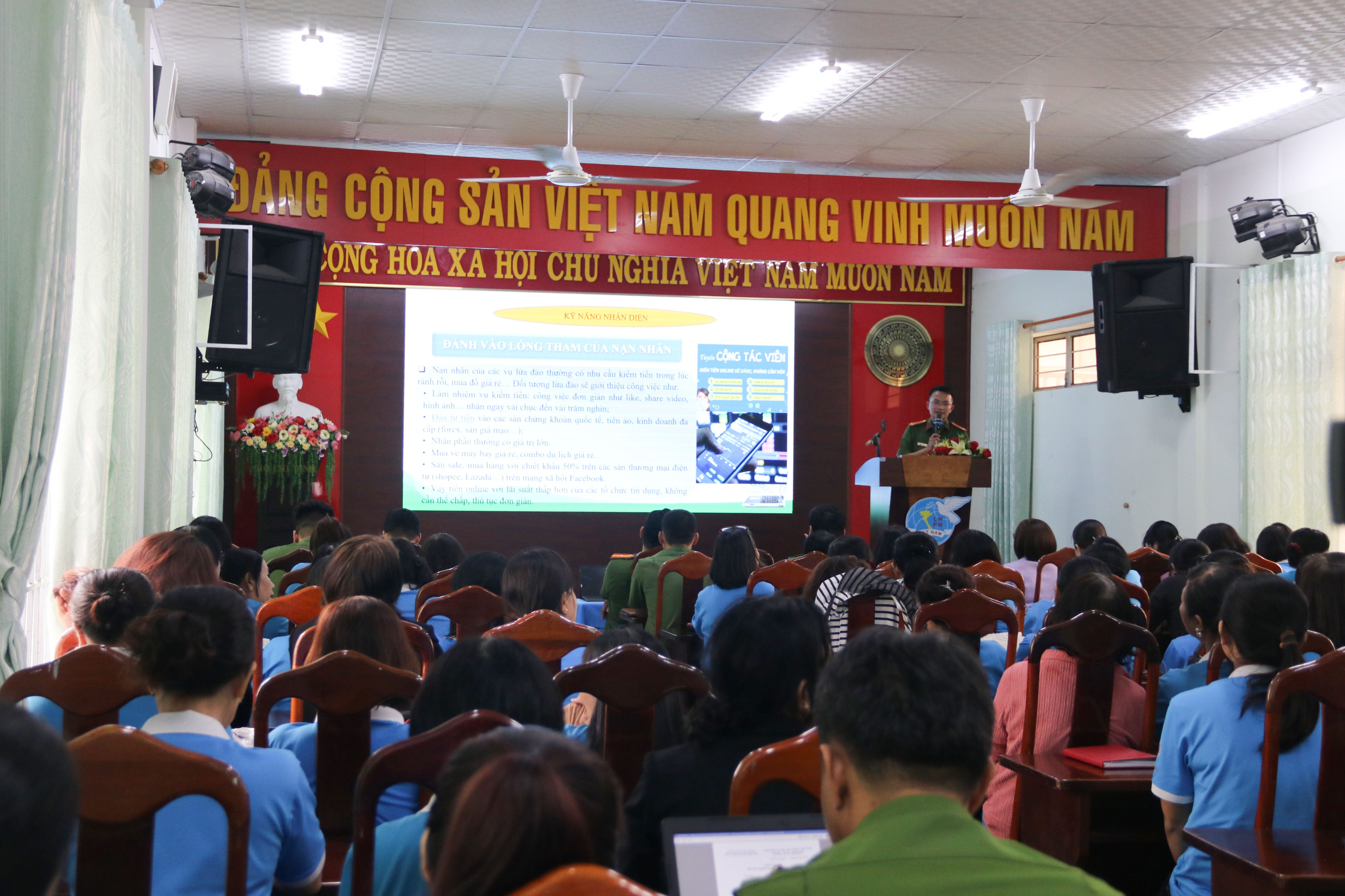 Tuyên truyền về phòng, chống tội phạm công nghệ cao cho gần 90 phụ nữ