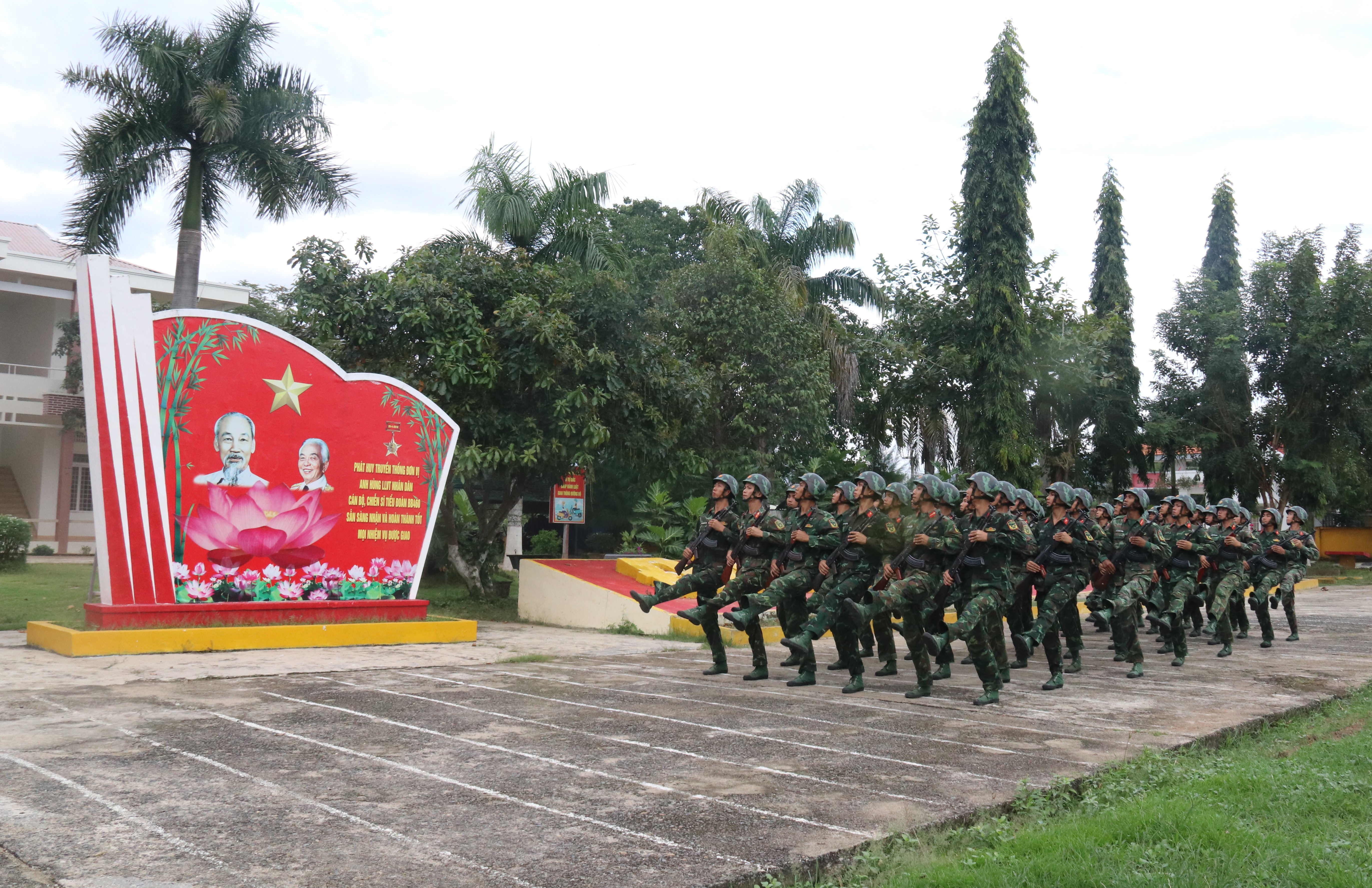 Tiểu đoàn Bộ binh 460: Sôi nổi thi đua chào mừng ngày hội lớn của quân đội