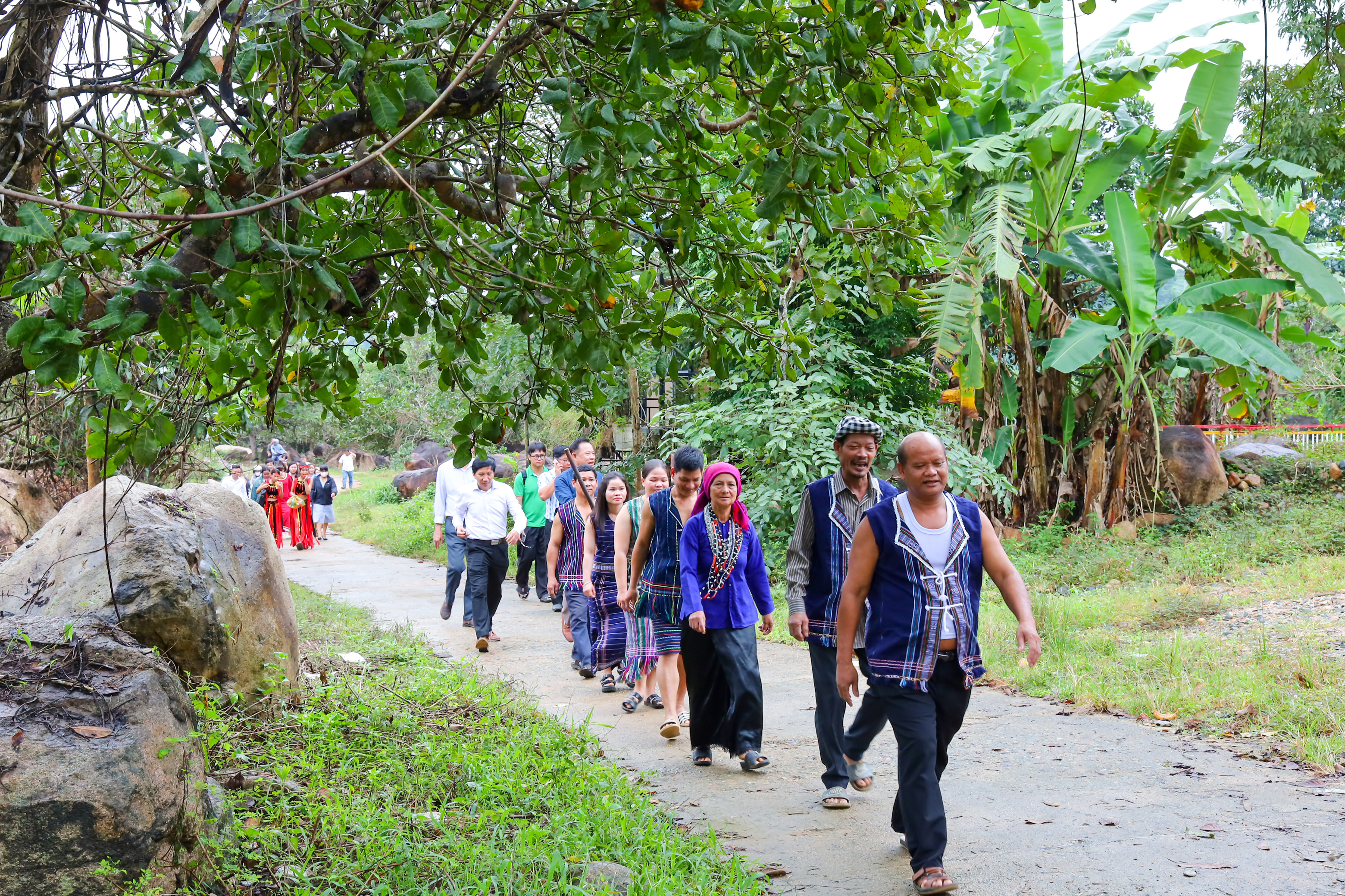 Phục dựng lễ cưới hỏi của dân tộc T’rin