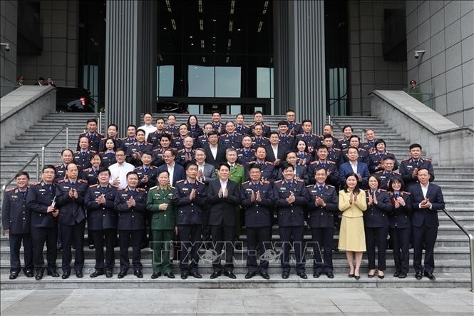 Chủ tịch nước Lương Cường với các đại biểu. Ảnh: Lâm Khánh - TTXVN 