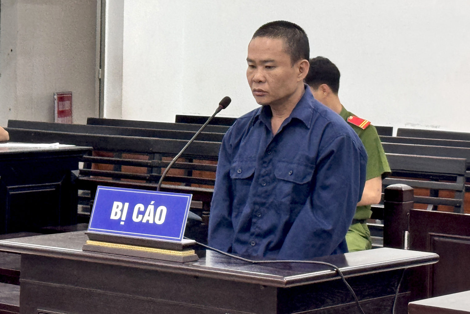 Tù chung thân vì đâm chết người