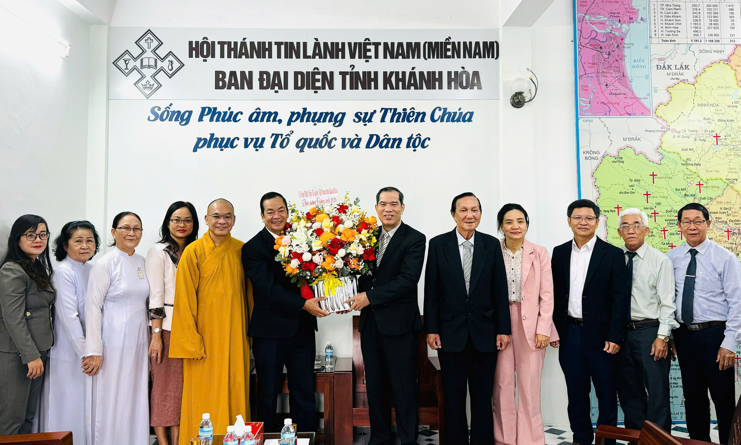 Ông Nguyễn Văn Thiện chúc mừng Ban Đại diện Hội thánh Tin Lành Việt Nam (miền Nam) tỉnh