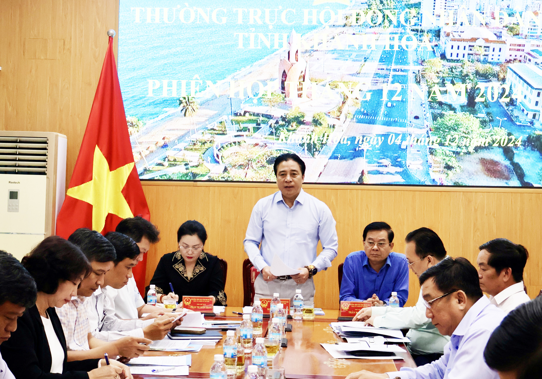 Thường trực HĐND tỉnh Khánh Hòa họp thường kỳ tháng 12