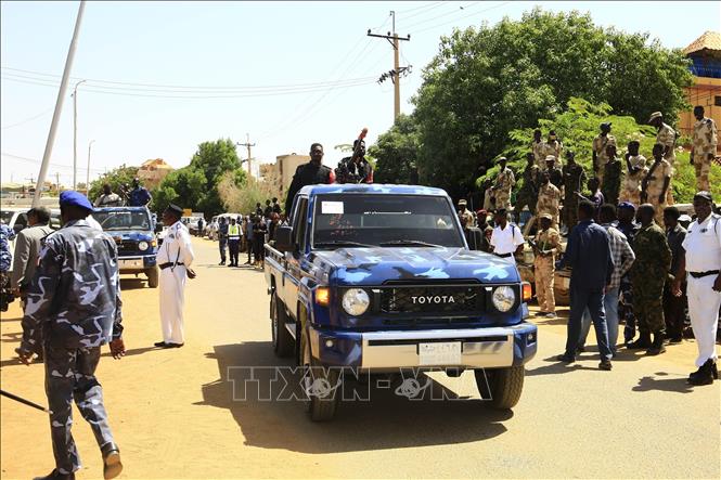 Cảnh sát vũ trang làm nhiệm vụ tại khu vực kiểm soát bởi quân đội Sudan ở Omdurman, bang Khartoum ngày 26/10/2024. Ảnh: THX/TTXVN
