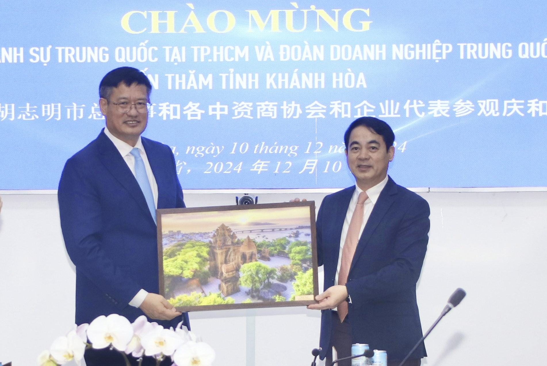 Bí thư Tỉnh ủy Nghiêm Xuân Thành tiếp Tổng Lãnh sự Trung Quốc 