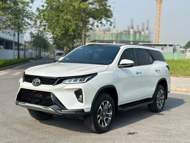 Fortuner Legender sắp có phiên bản xăng tại thị trường Việt. 