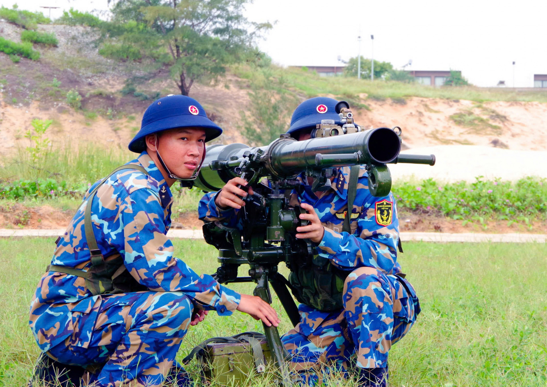 Huấn luyện hạ sĩ quan chuyên ngành DKZ tại Trung tâm Huấn luyện.